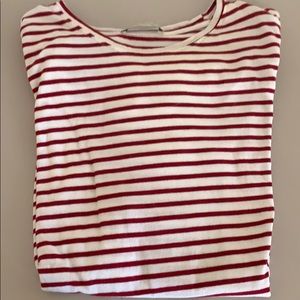 Red and white striped tee-shirt